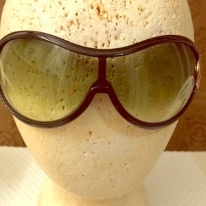 GUCCI green wraparound sunglasses